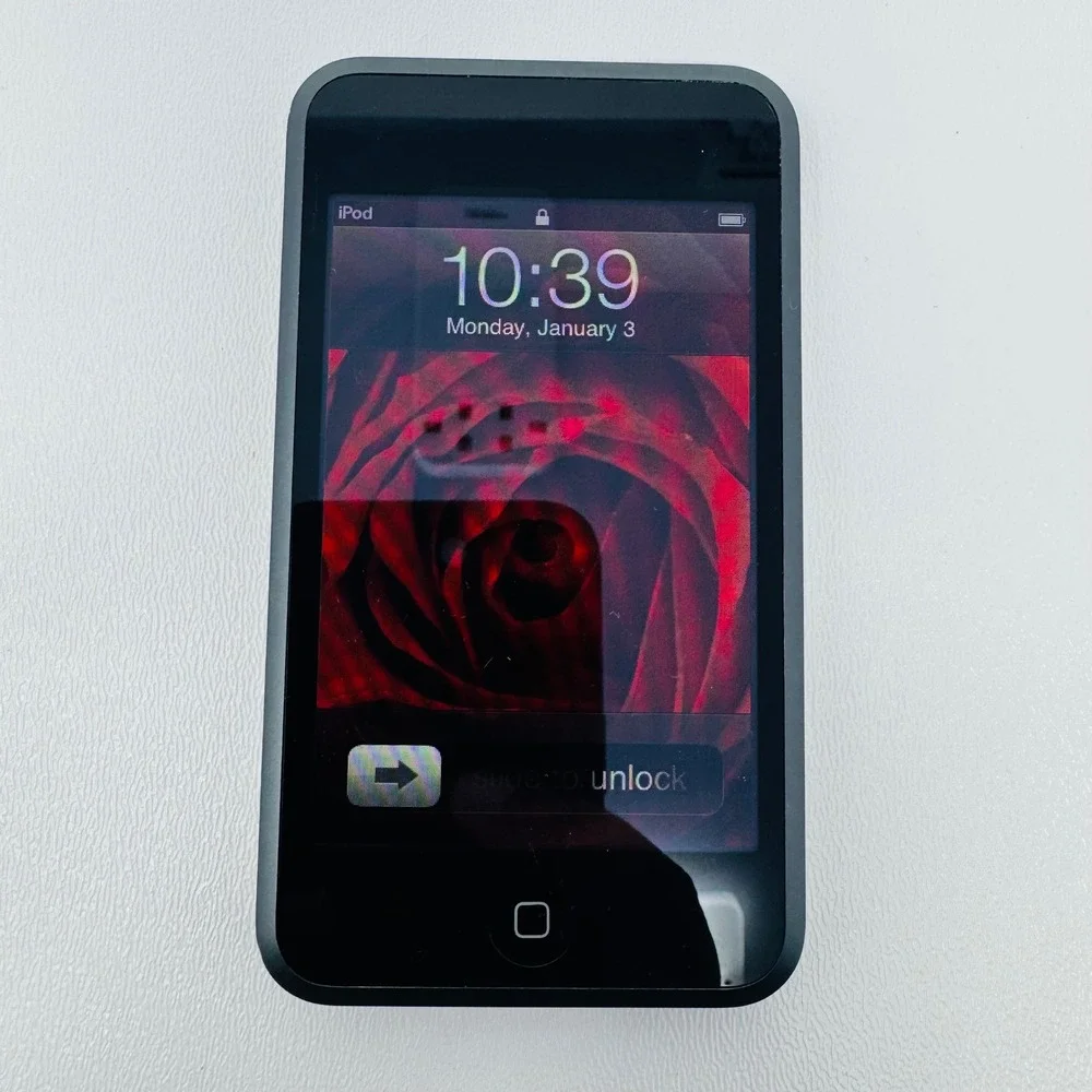 Apple iPod touch 1st Generation 8GB Black MA623LL/A Model A1213 with Box